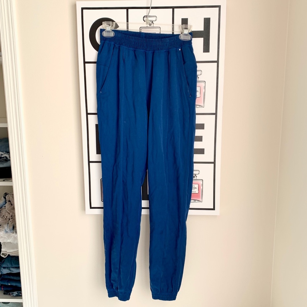 **RARE** Lululemon Silky Joggers Blue